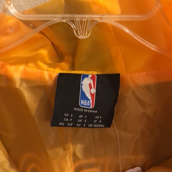 New NBA Golden Gate Warriors hooded windbreaker - Picture 2 of 10